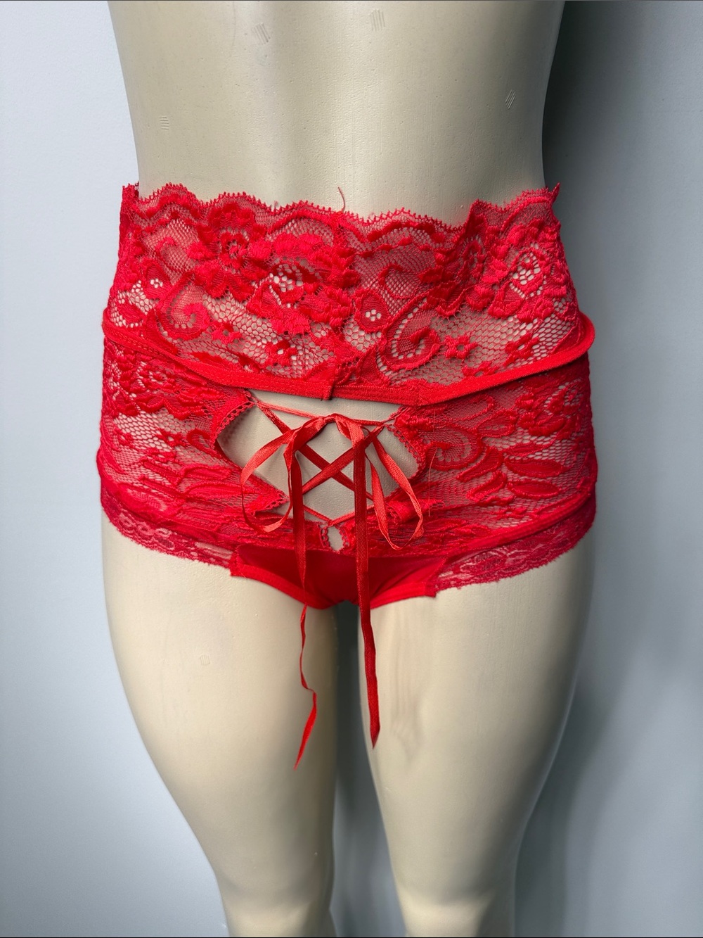 Bundle of 7 Super frilly panties in Red, white, black and Pink